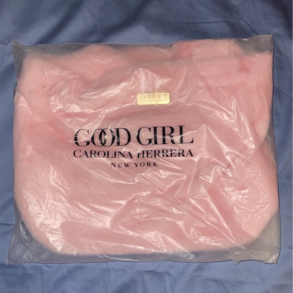 GOOD GIRL Carolina Herrera Pink fuzzy tote